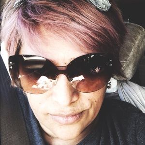 Meet your Posher, Juanita